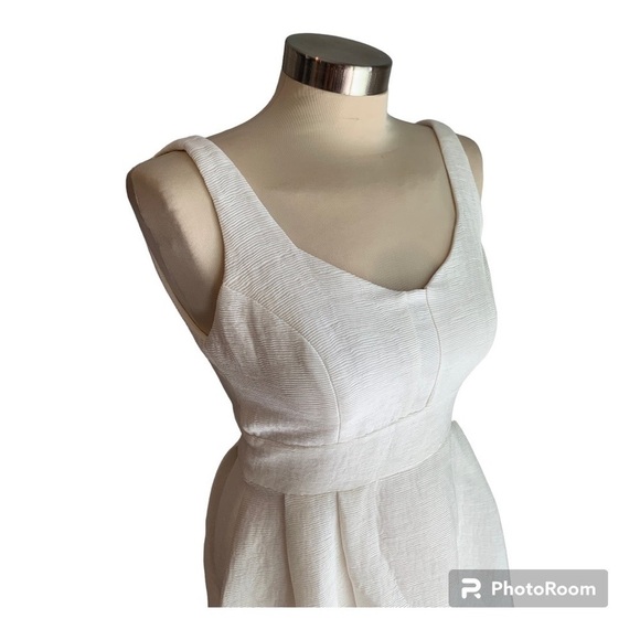 SugarLips Fit and Flare White Sleeveless Dress - Picture 5 of 6
